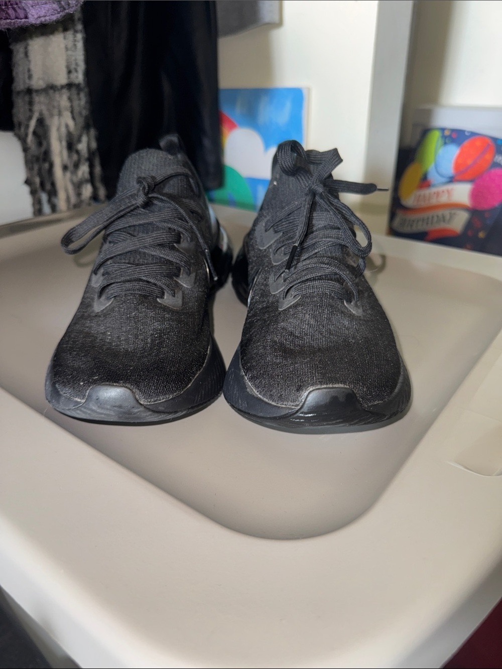 Nike React Running Shoe - Picture 2 of 5